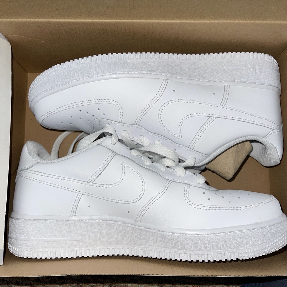 White air force ones size 6.5Y